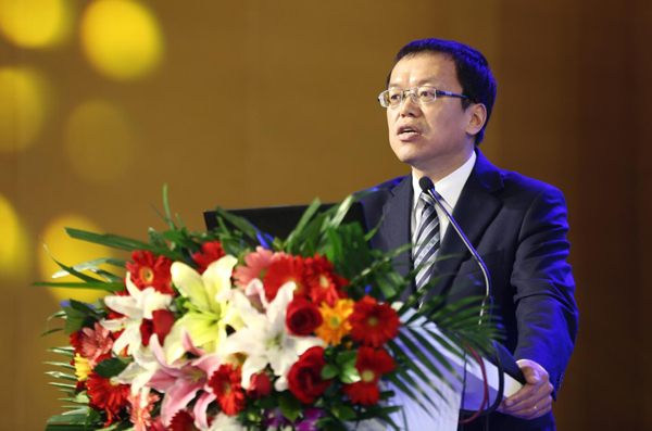 中國(guó)紡織工業(yè)聯(lián)合會(huì)副會(huì)長(zhǎng)、中國(guó)產(chǎn)業(yè)用紡織品行業(yè)協(xié)會(huì)會(huì)長(zhǎng)李陵申